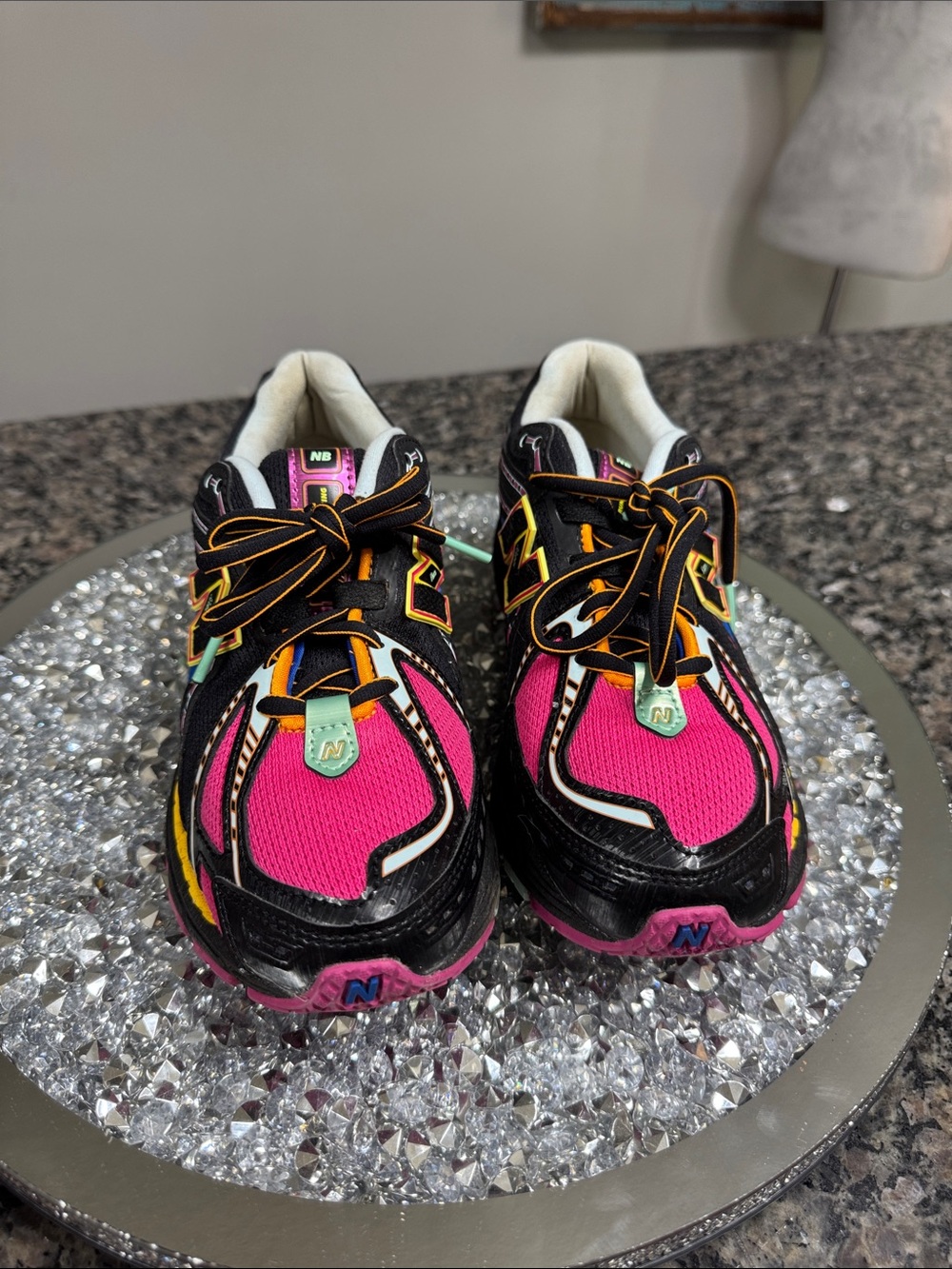 New Balance mock 1906R Neon nights Athletic Sneakers M6 W 7.5 EUC - Picture 5 of 16